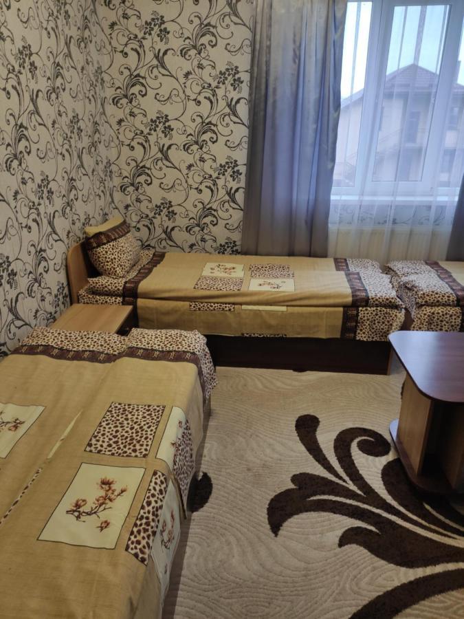 Karavan Hotell Bila Krynytsya  Eksteriør bilde