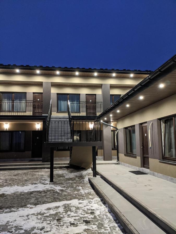 Karavan Hotell Bila Krynytsya  Eksteriør bilde