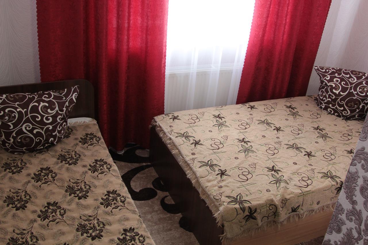 Karavan Hotell Bila Krynytsya  Eksteriør bilde