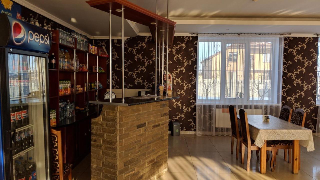 Karavan Hotell Bila Krynytsya  Eksteriør bilde