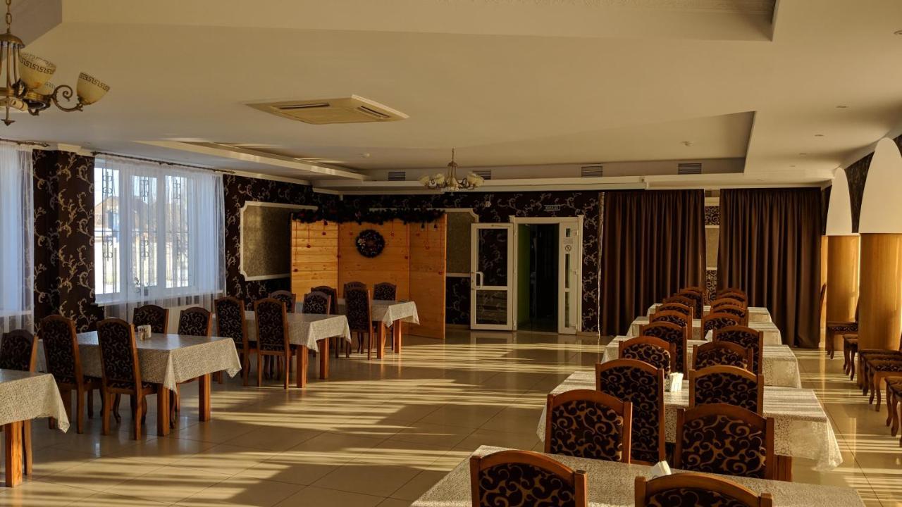 Karavan Hotell Bila Krynytsya  Eksteriør bilde