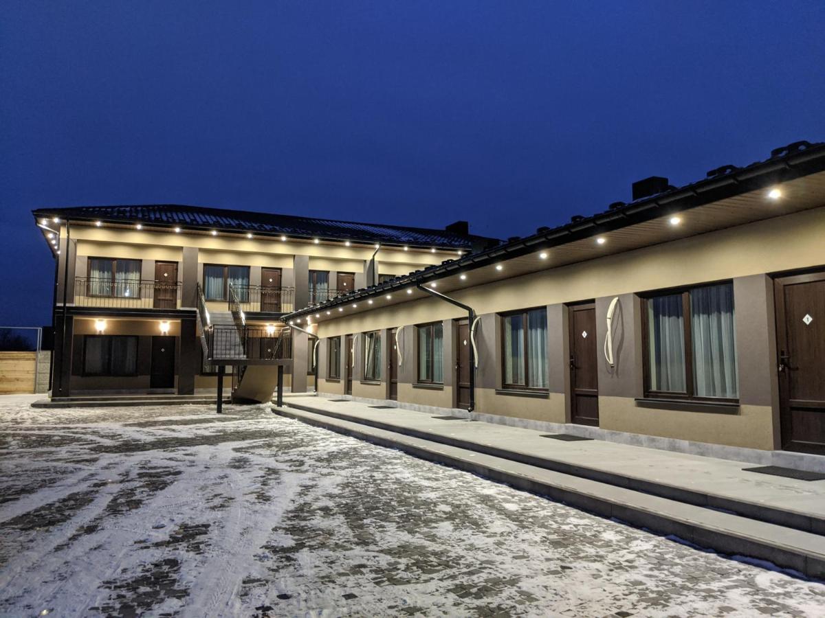 Karavan Hotell Bila Krynytsya  Eksteriør bilde