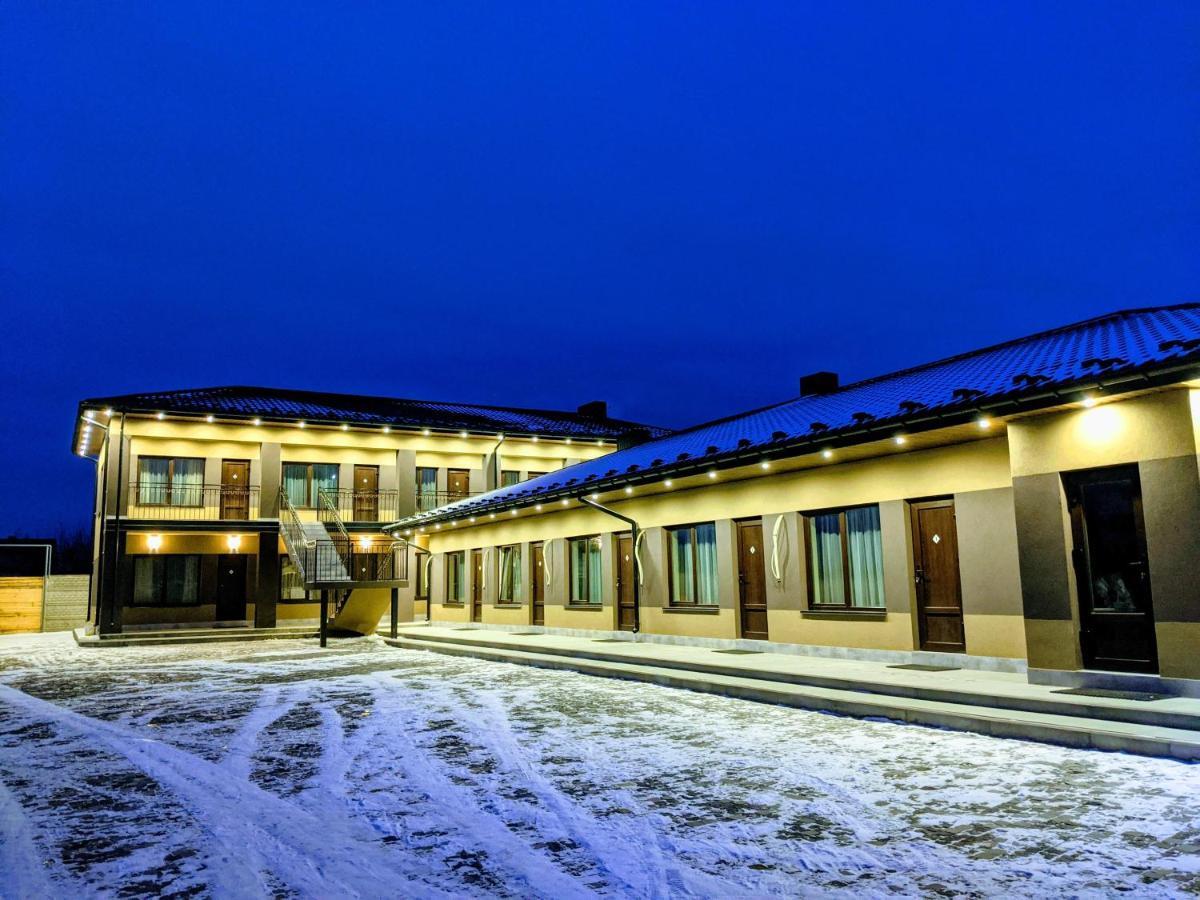Karavan Hotell Bila Krynytsya  Eksteriør bilde