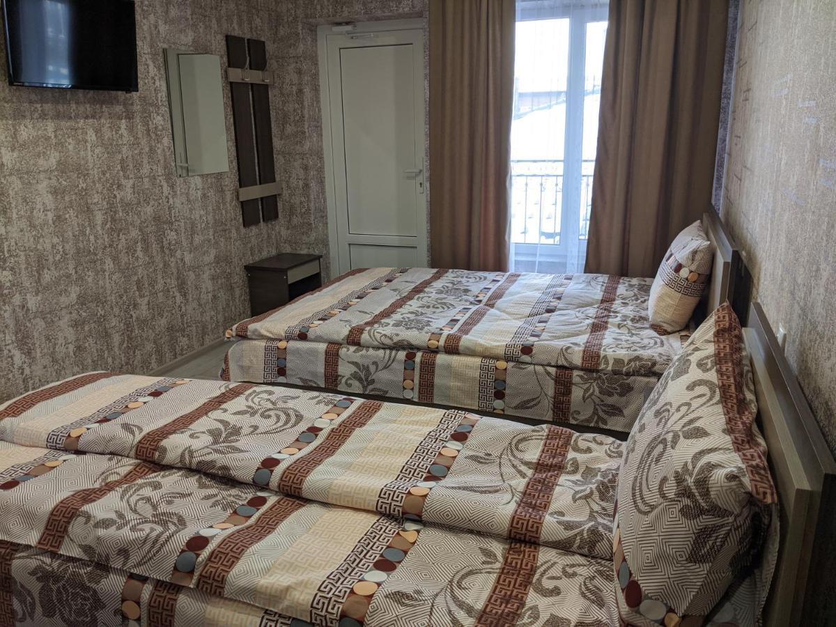 Karavan Hotell Bila Krynytsya  Eksteriør bilde